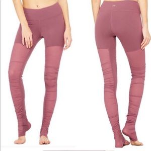 ALO Mesh Goddess Leggings in Mauve Size S